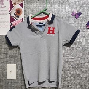 Tommy Hilfiger Kids Polo in Light Gray with Red and Navy Accents
